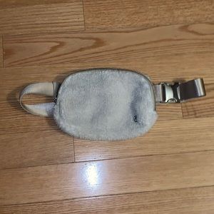 Lululemon Large Fleece Belt Bag Cream